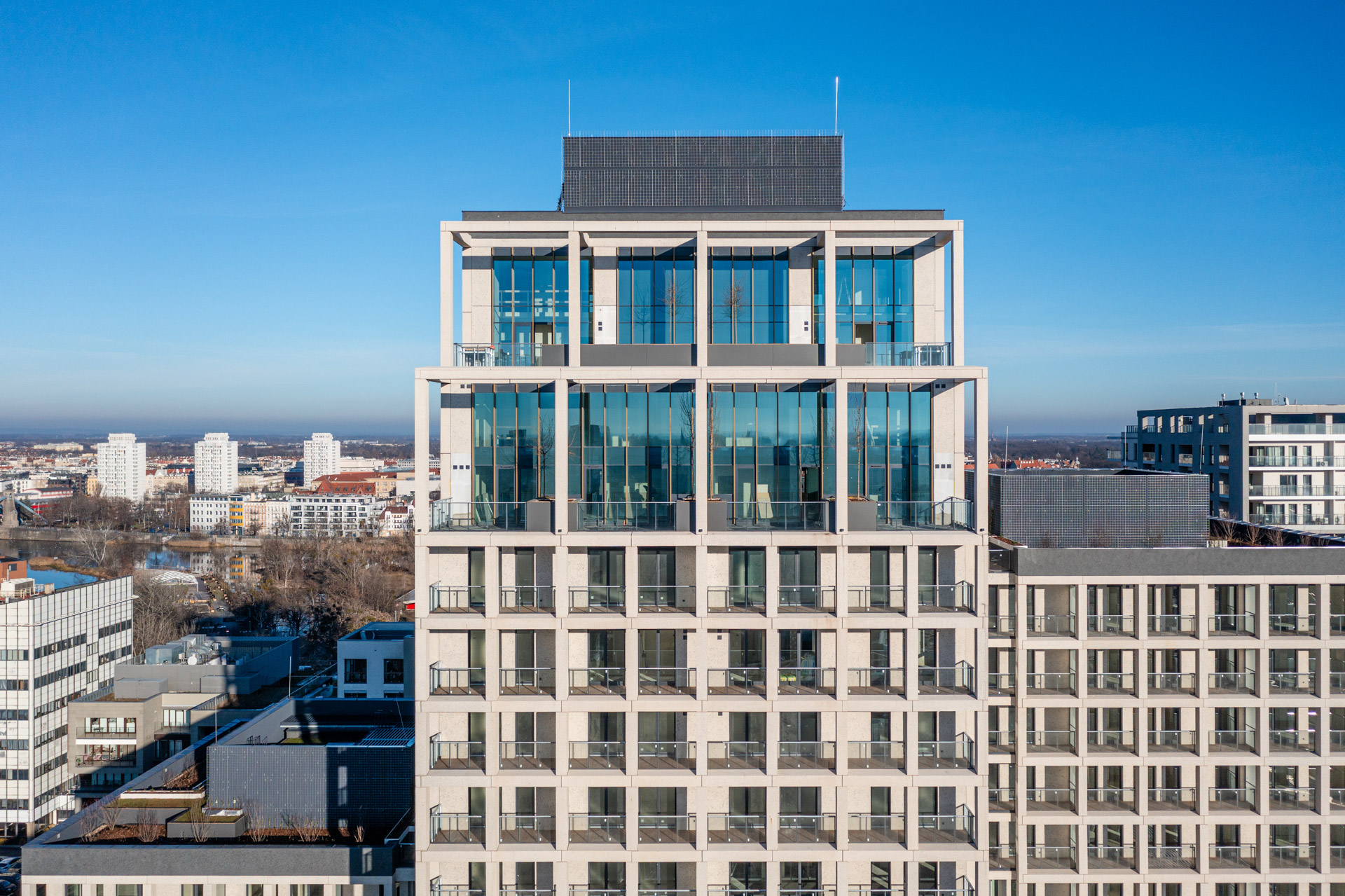 The Upper House by Angel - elewacja z prefabrykatów betonowych