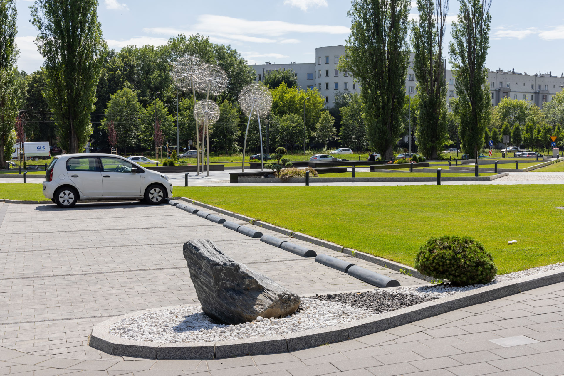 Ograniczniki parkingowe na miejscach postojowych