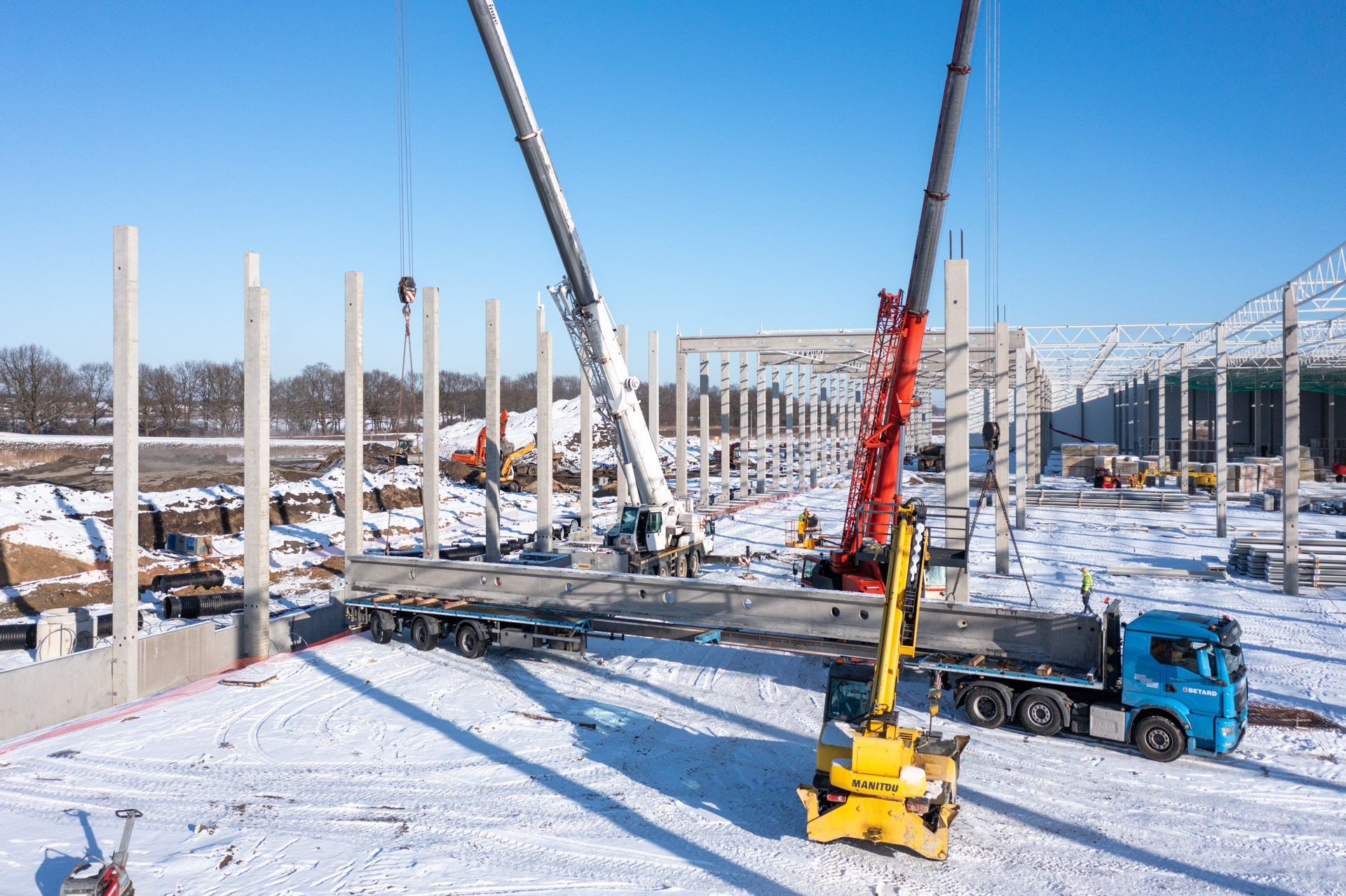 Konstrukcja prefabrykowana centrum logistycznego Hillwood & LCube Wrocław East - Dobrzykowice