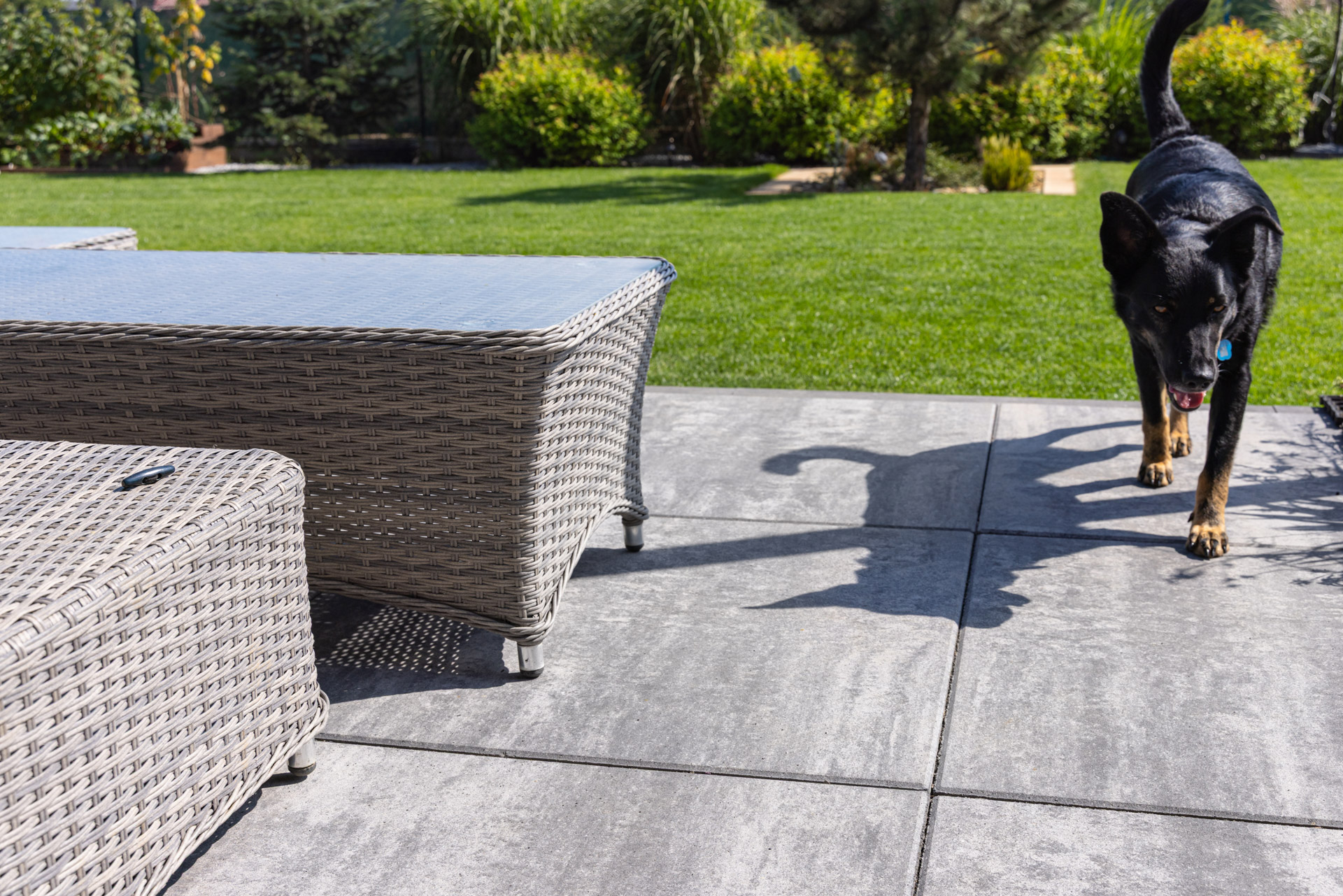 Nawierzchnia tarasu z płyt Quattro w kolorze onyks