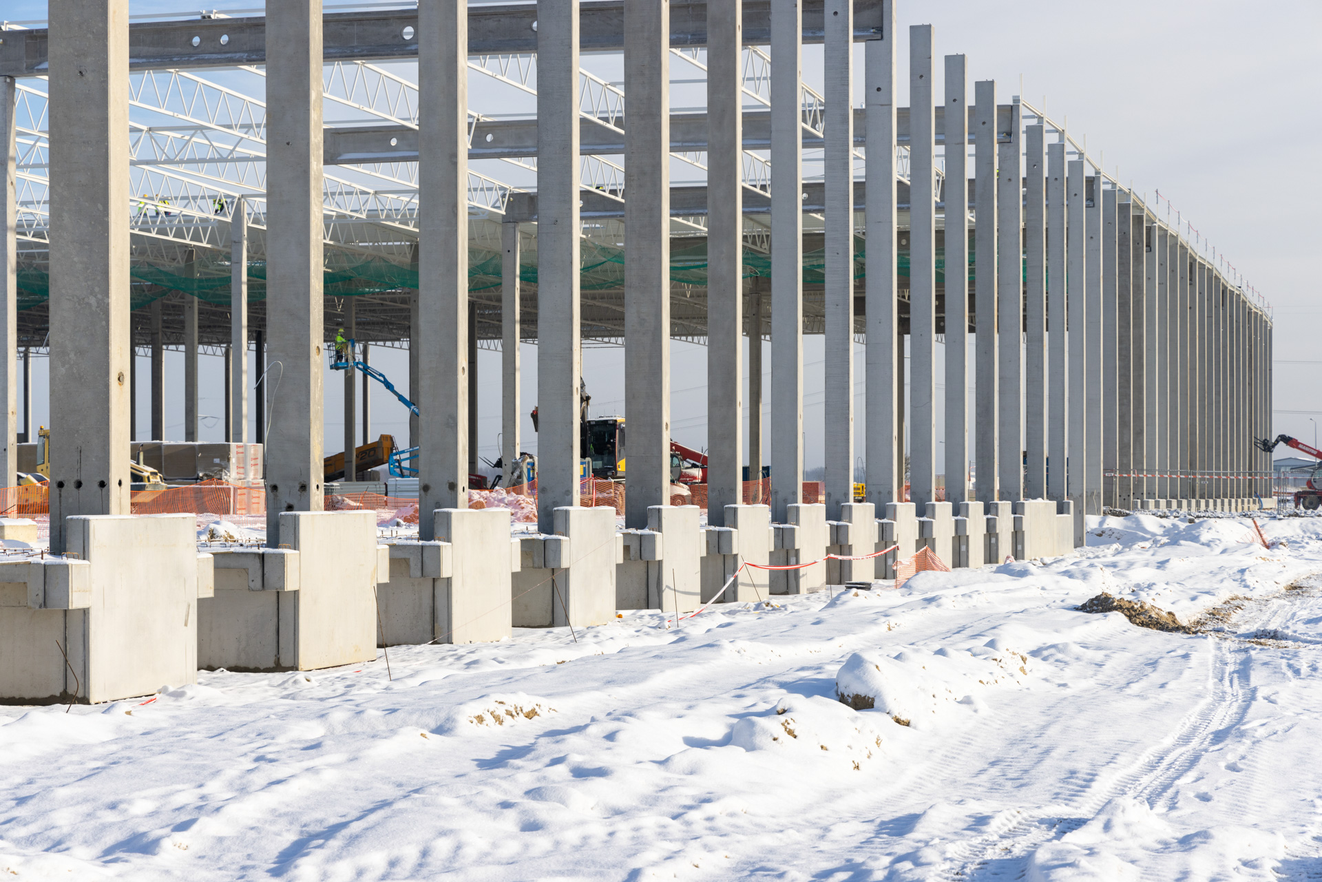 Konstrukcja prefabrykowana centrum logistycznego Hillwood & LCube Wrocław East - Dobrzykowice