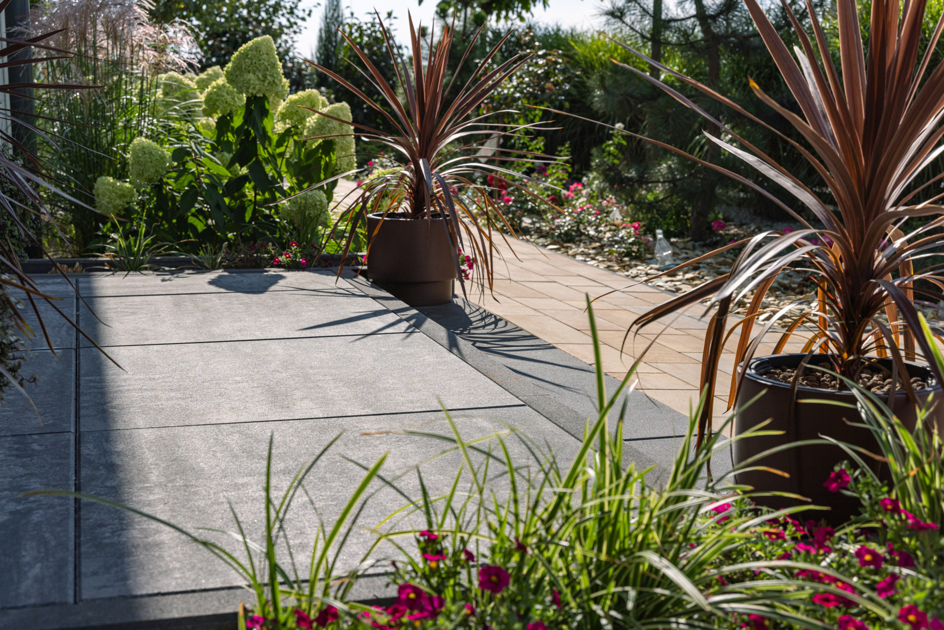 Kostka Pianola, Stopień Scalino i Płyty Quattro przy wejściu do domu