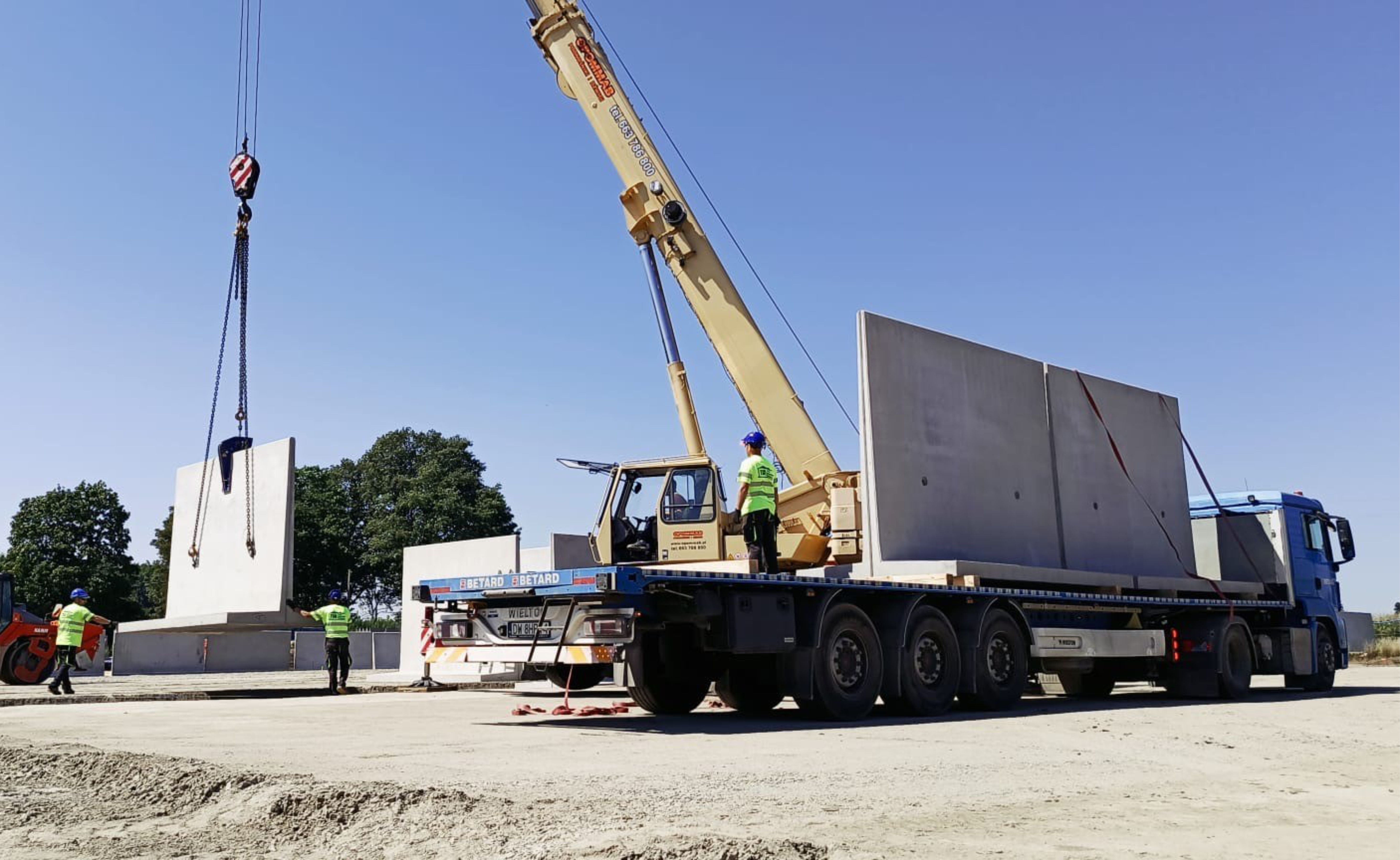 Rozładunek prefabrykowanych silosów przejazdowych