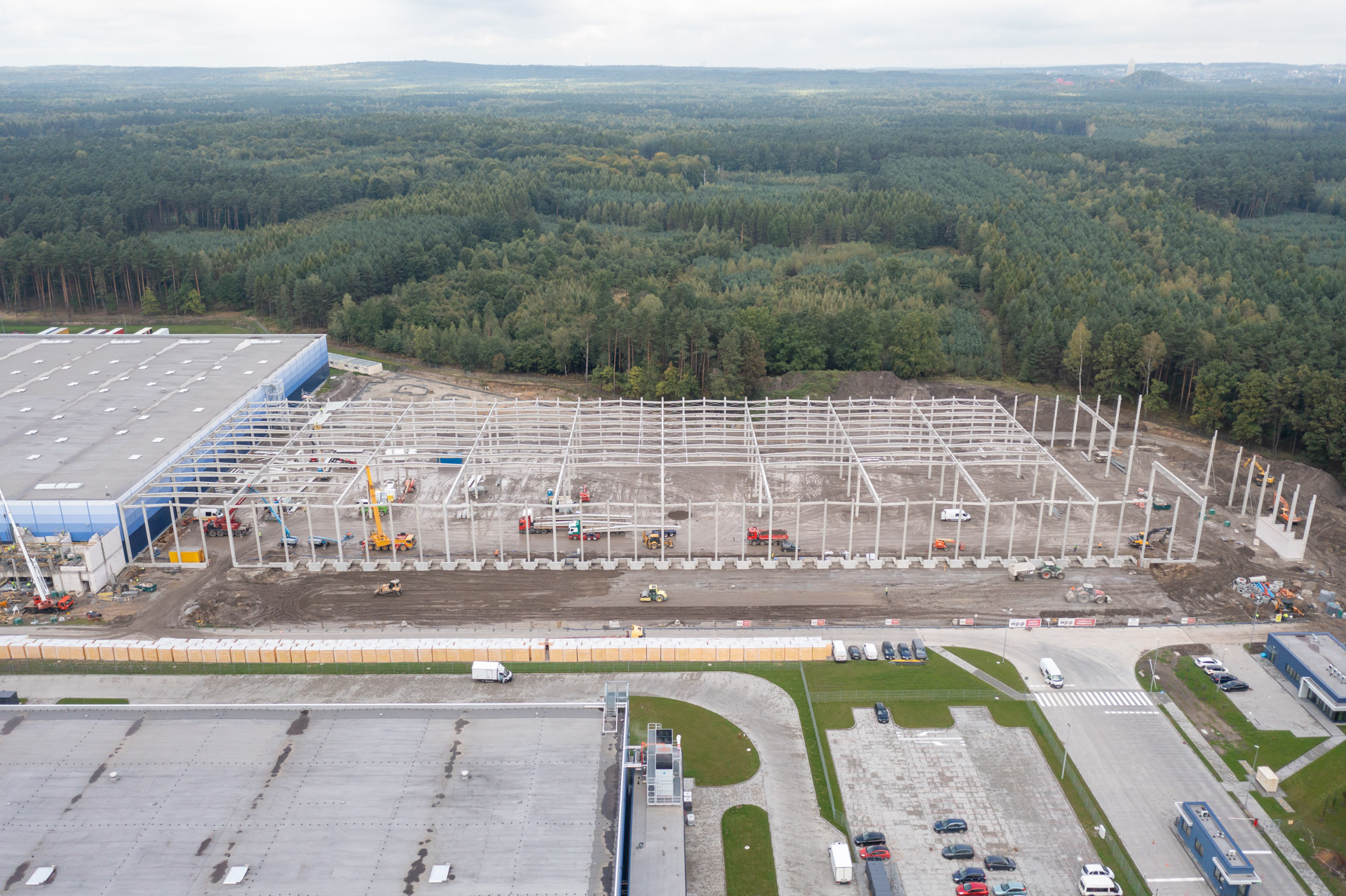 Betonowe prefabrykaty na halę logistyczno-magazynową