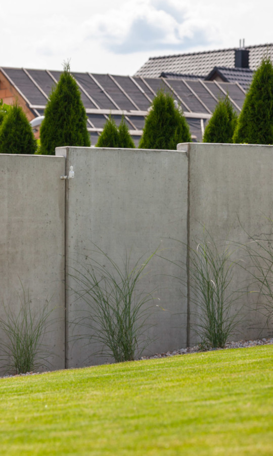 Ogrodzenie ze ścian oporowych Betard