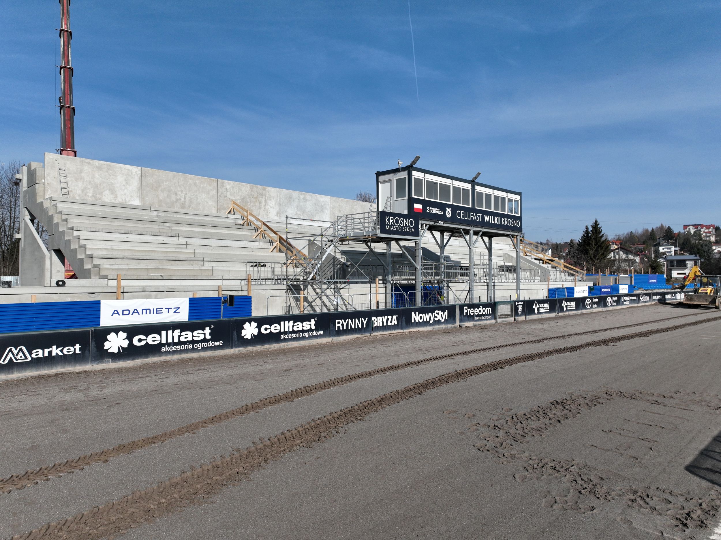 Trybuna prefabrykowana betonowa na stadionie w Krośnie