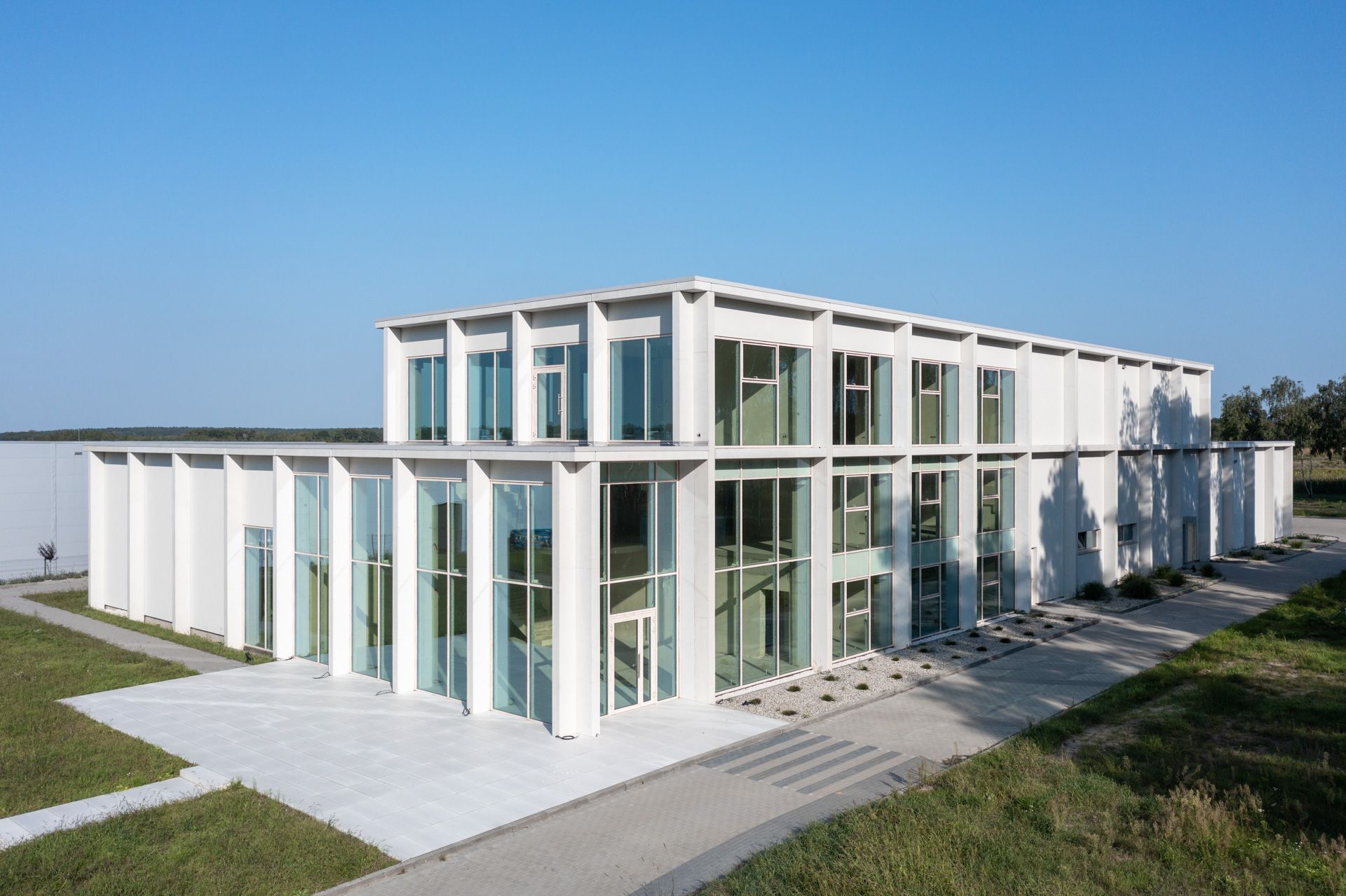 Zakład produkcyjny z zapleczem biurowym | Rojów